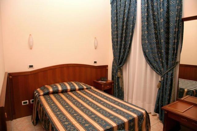 Single Room,11788378:JPEG